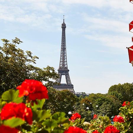Hôtel Plaza Athénée - Dorchester Collection Parigi Esterno foto