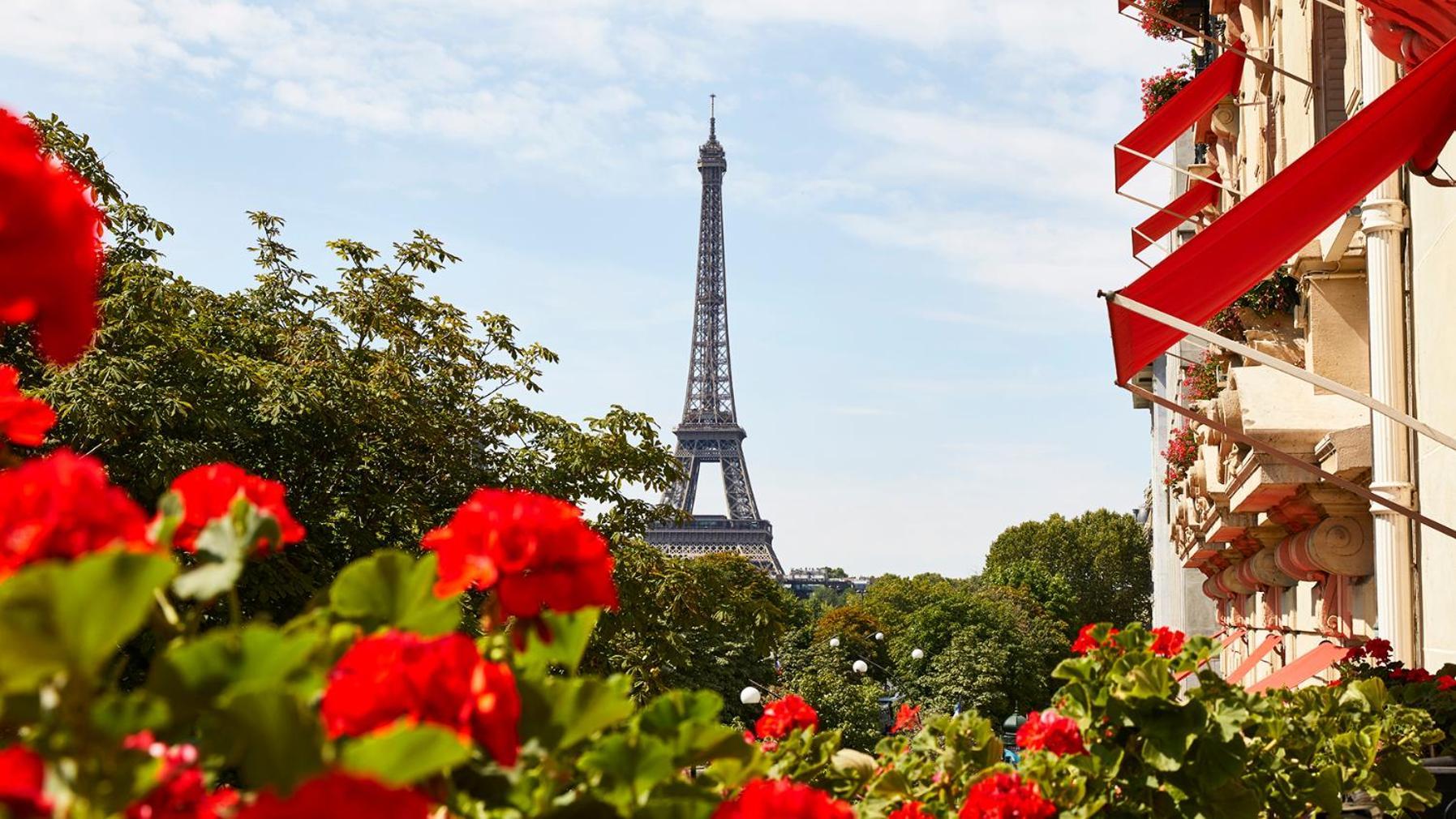 Hôtel Plaza Athénée - Dorchester Collection Parigi Esterno foto