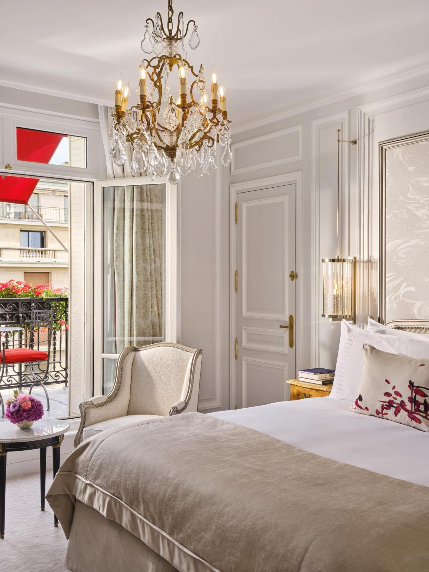 Hôtel Plaza Athénée - Dorchester Collection Parigi Esterno foto
