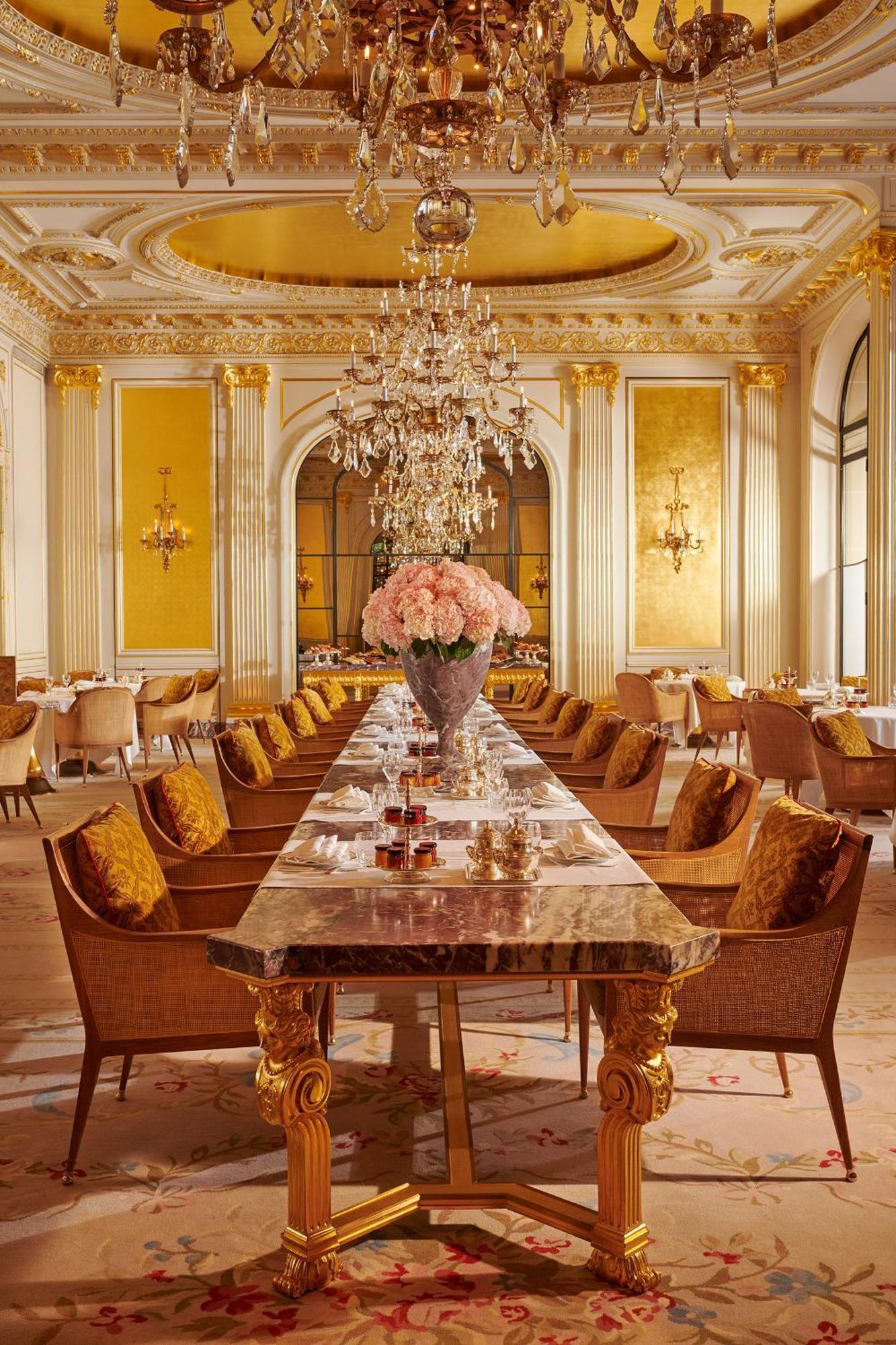Hôtel Plaza Athénée - Dorchester Collection Parigi Esterno foto