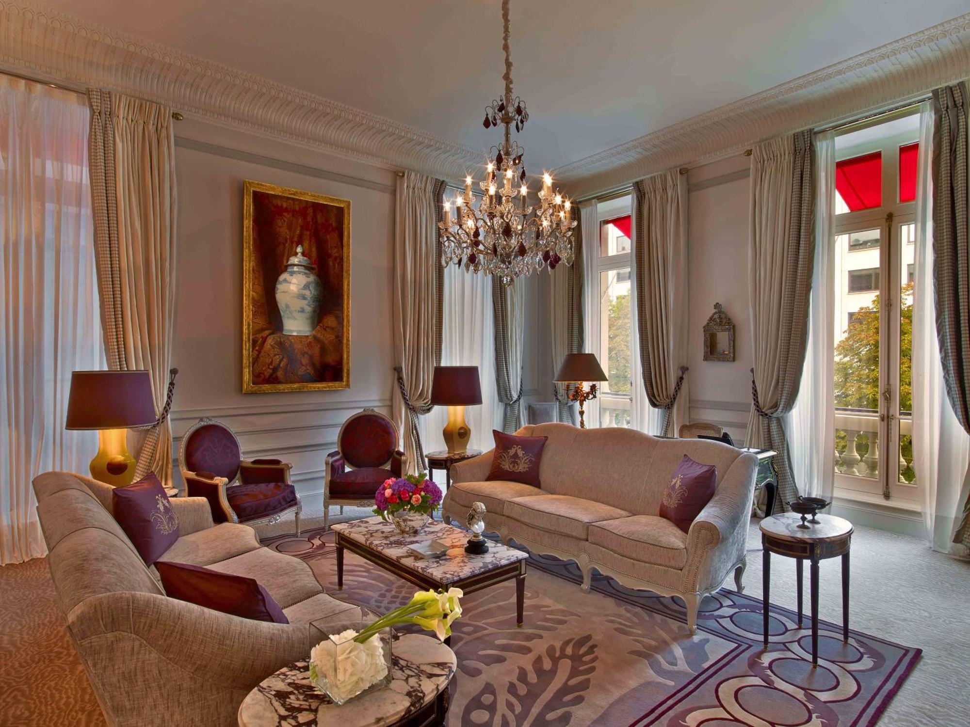Hôtel Plaza Athénée - Dorchester Collection Parigi Esterno foto