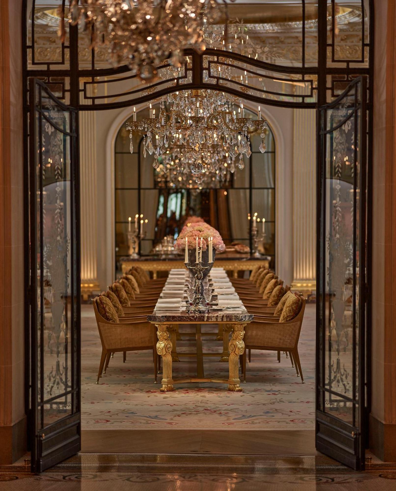 Hôtel Plaza Athénée - Dorchester Collection Parigi Esterno foto