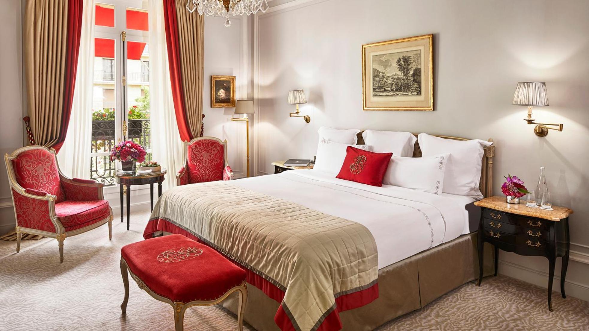 Hôtel Plaza Athénée - Dorchester Collection Parigi Esterno foto