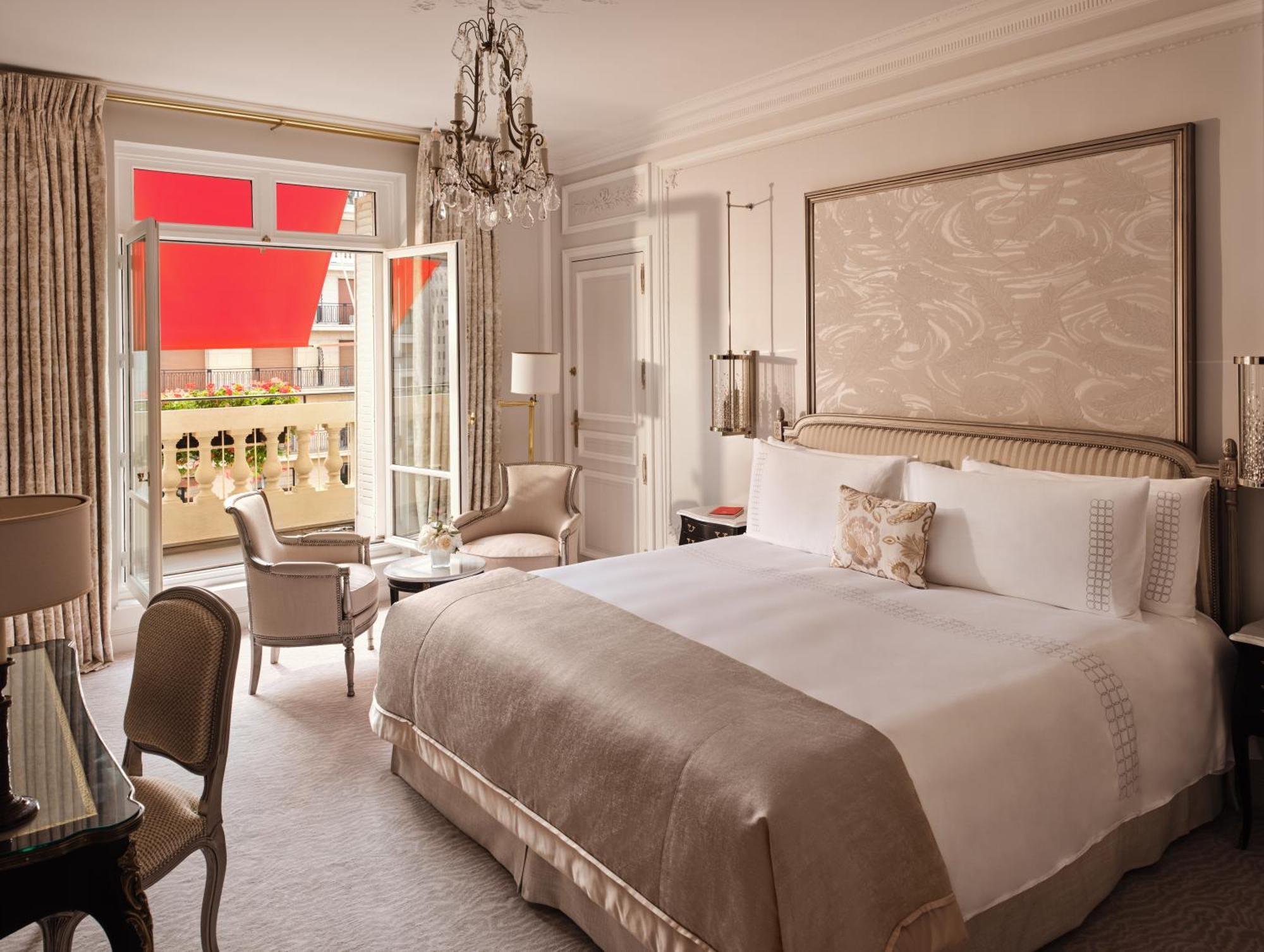 Hôtel Plaza Athénée - Dorchester Collection Parigi Esterno foto