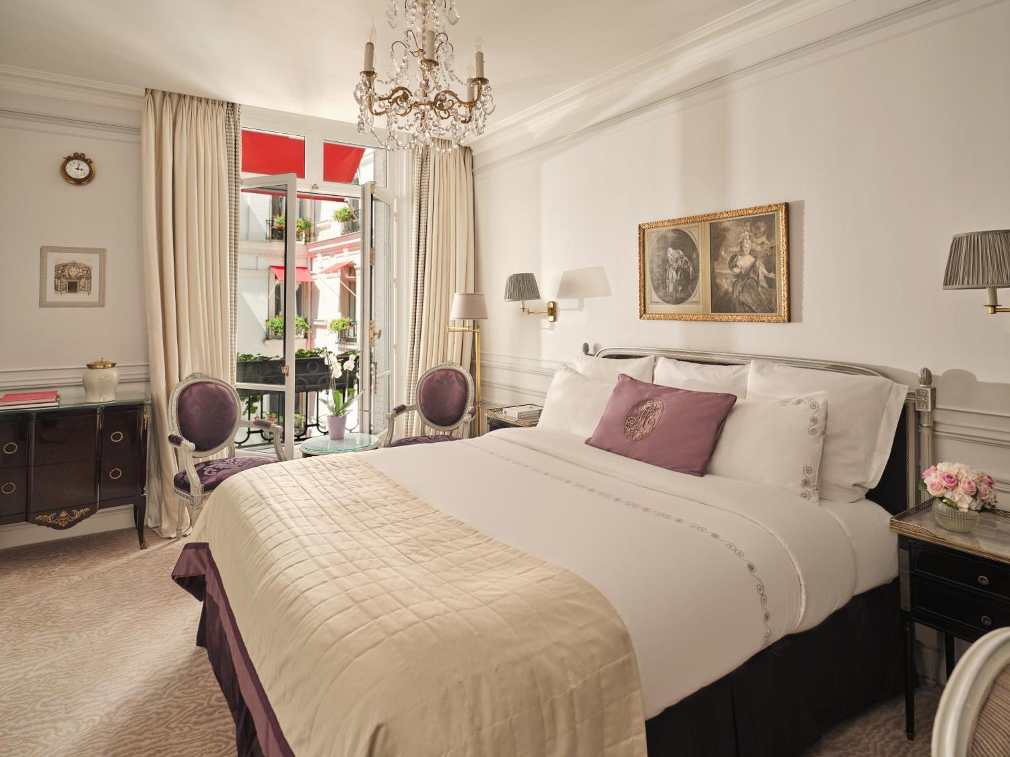 Hôtel Plaza Athénée - Dorchester Collection Parigi Esterno foto