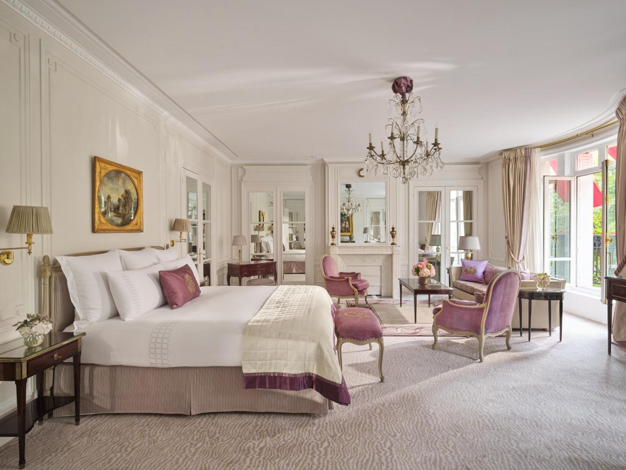 Hôtel Plaza Athénée - Dorchester Collection Parigi Esterno foto