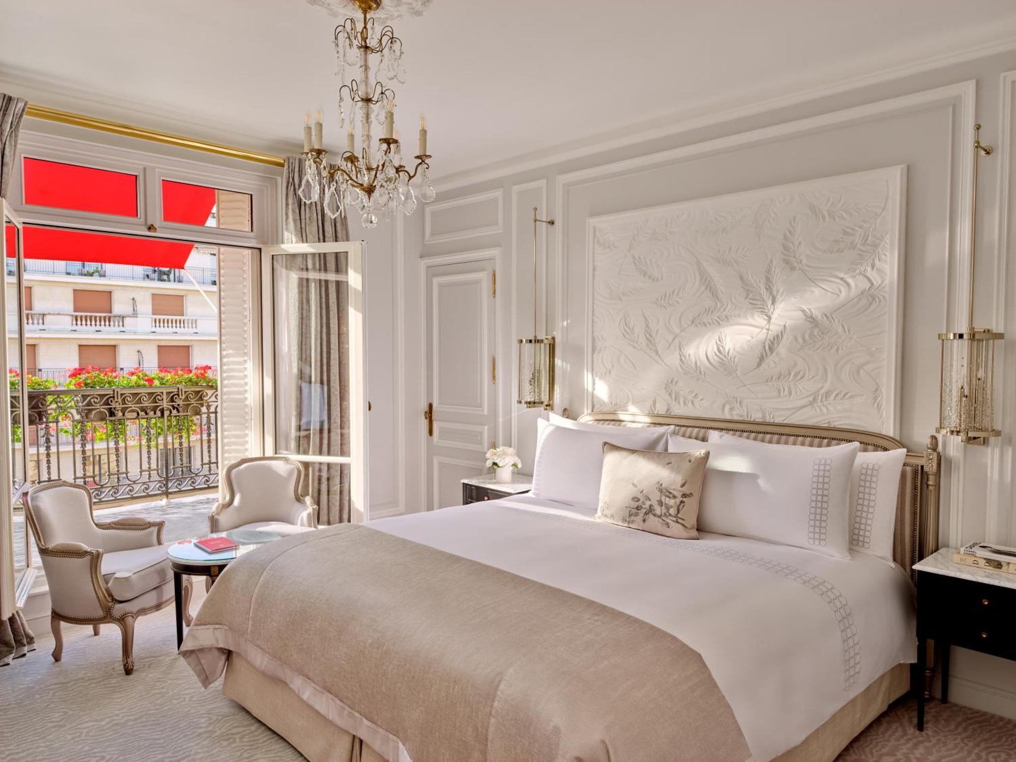 Hôtel Plaza Athénée - Dorchester Collection Parigi Esterno foto