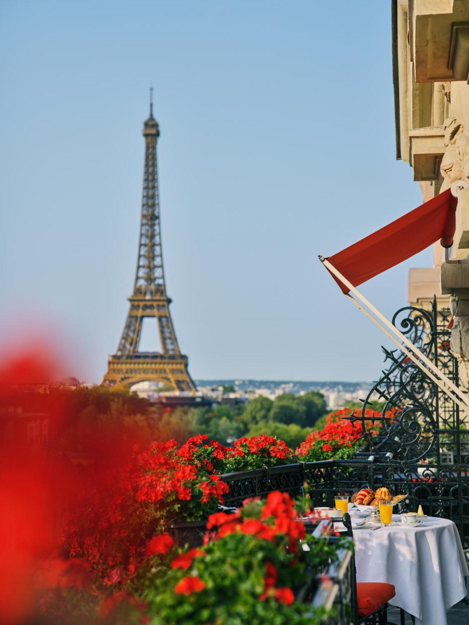 Hôtel Plaza Athénée - Dorchester Collection Parigi Esterno foto