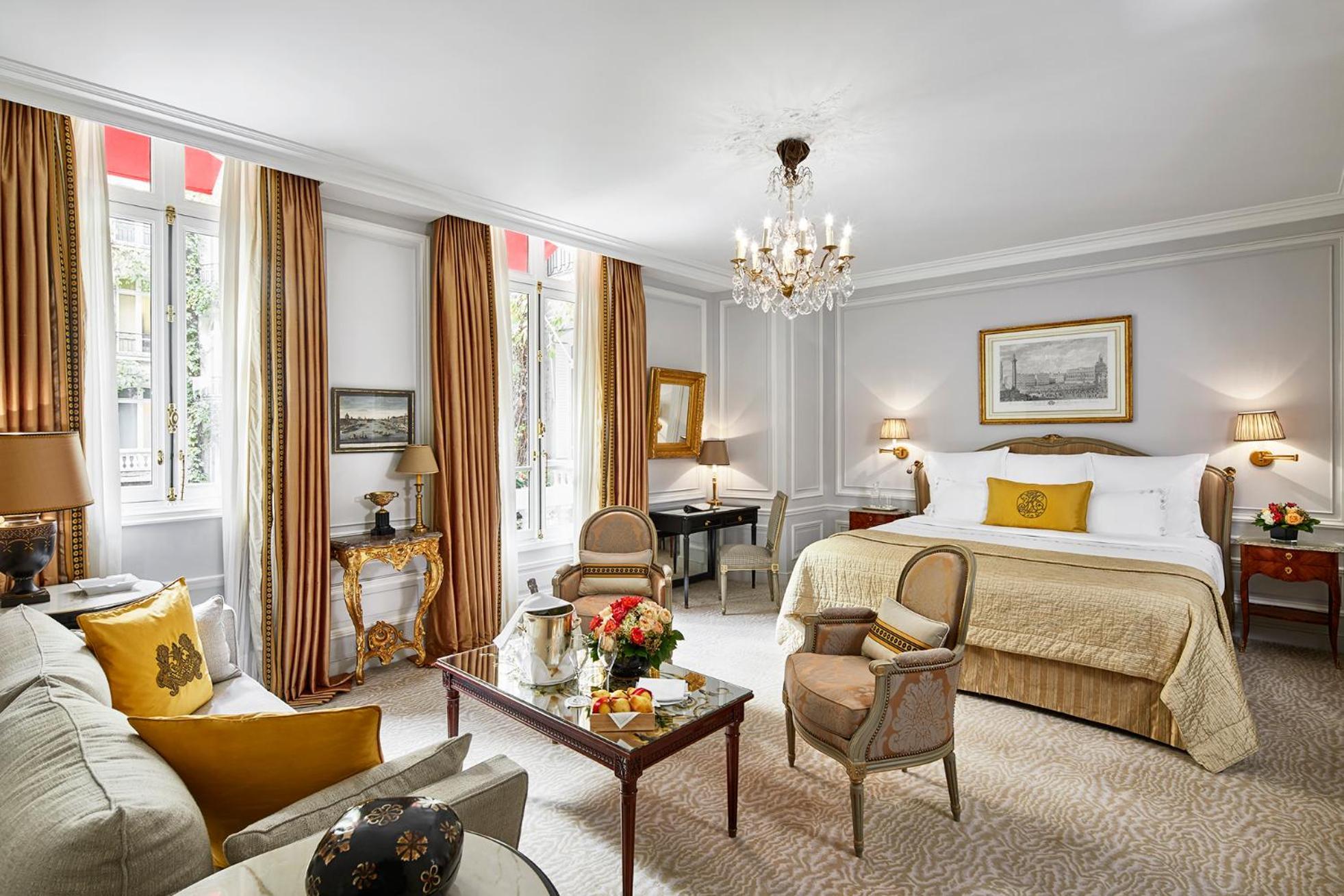 Hôtel Plaza Athénée - Dorchester Collection Parigi Esterno foto