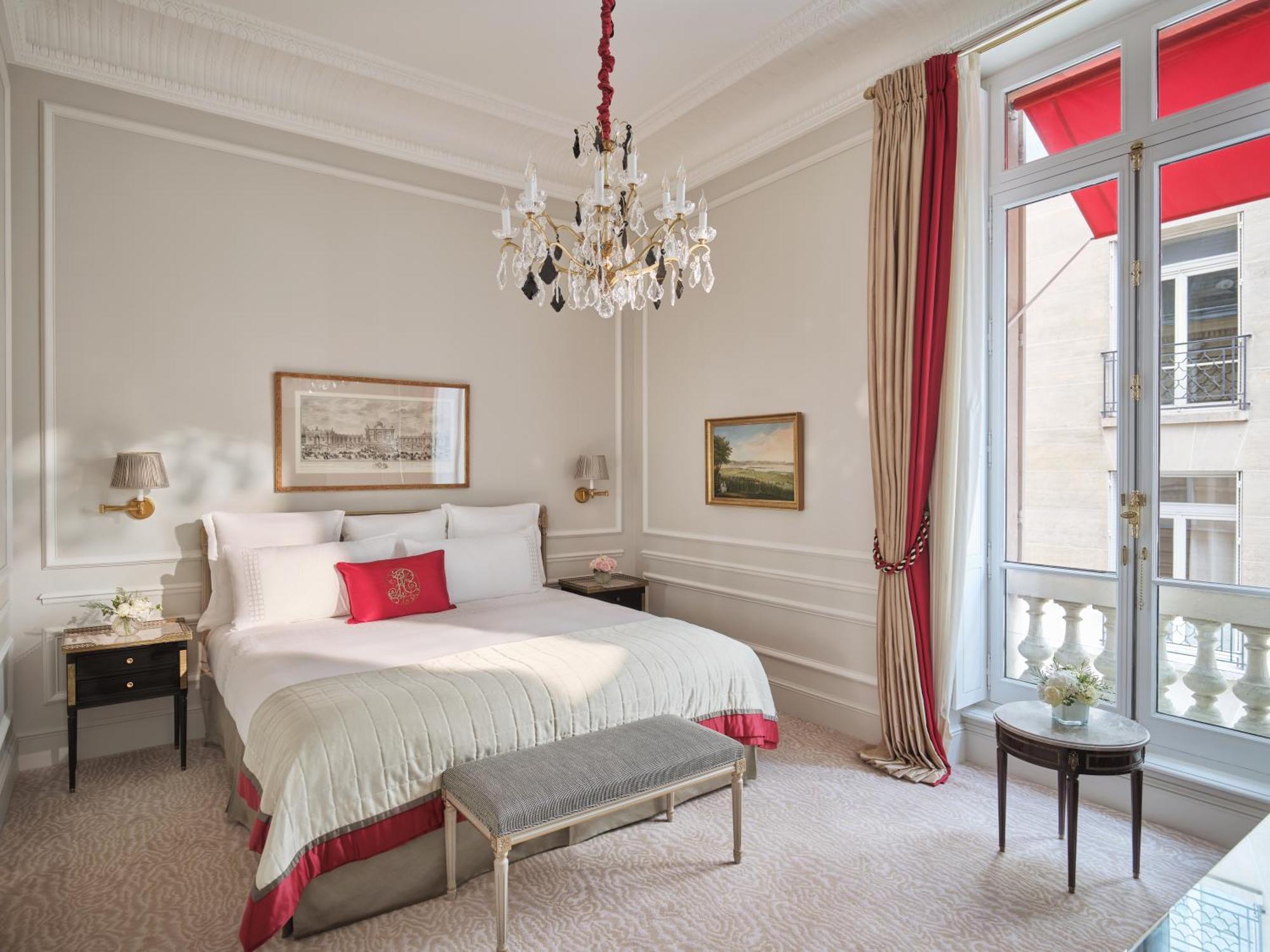 Hôtel Plaza Athénée - Dorchester Collection Parigi Esterno foto