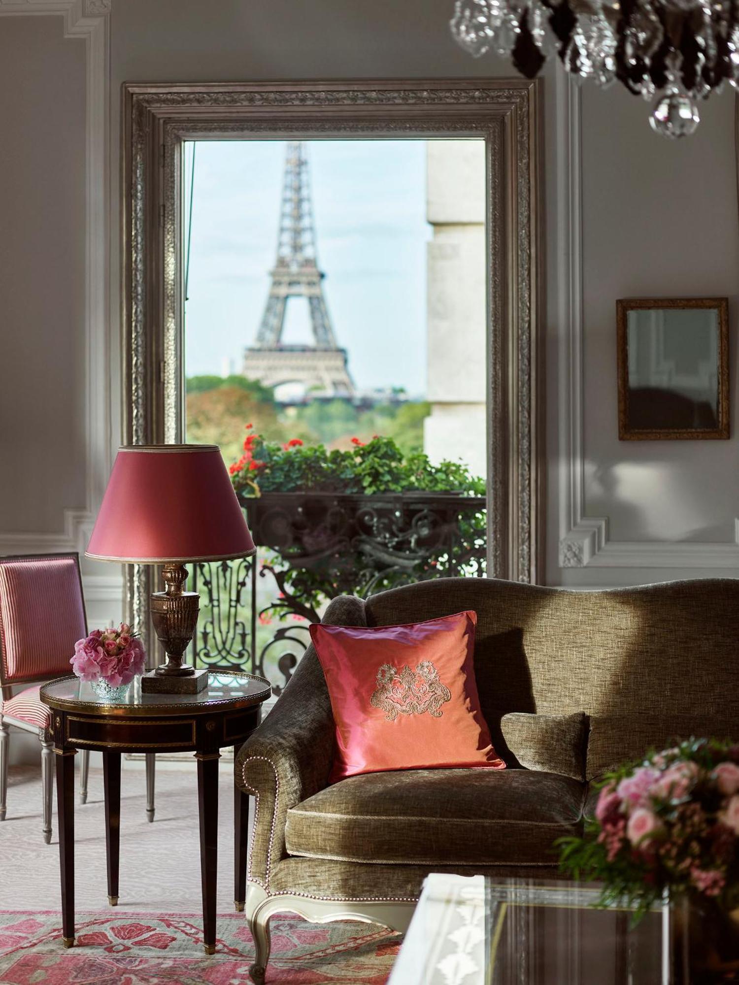 Hôtel Plaza Athénée - Dorchester Collection Parigi Esterno foto