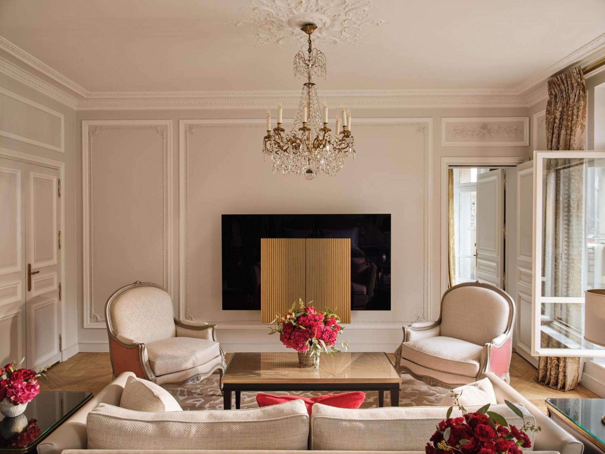 Hôtel Plaza Athénée - Dorchester Collection Parigi Esterno foto