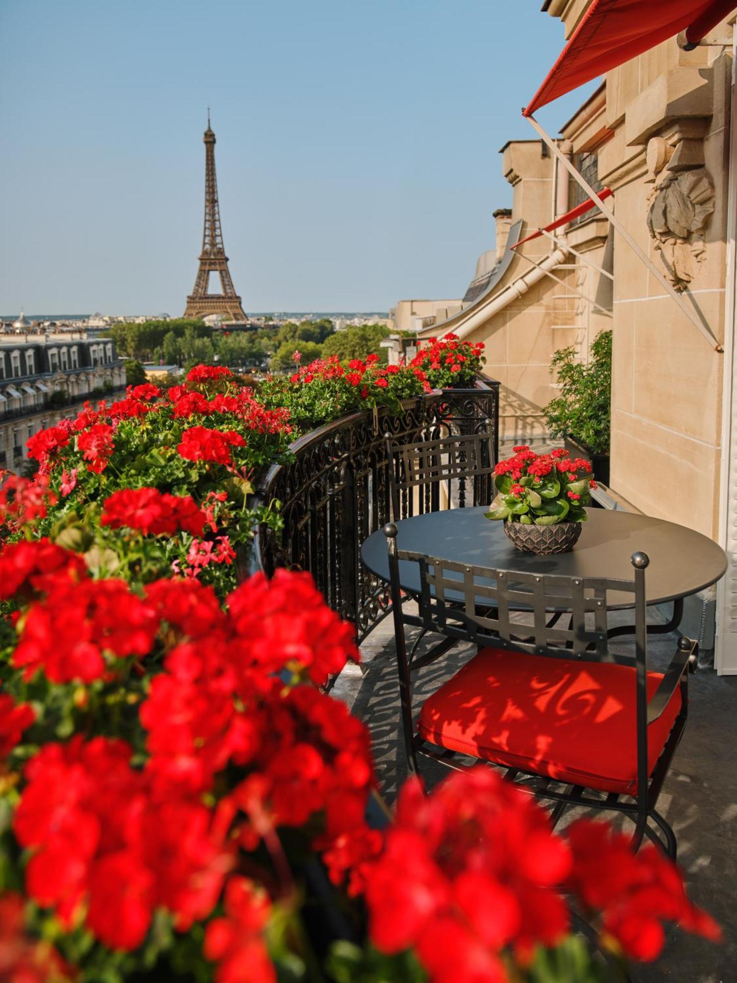 Hôtel Plaza Athénée - Dorchester Collection Parigi Esterno foto