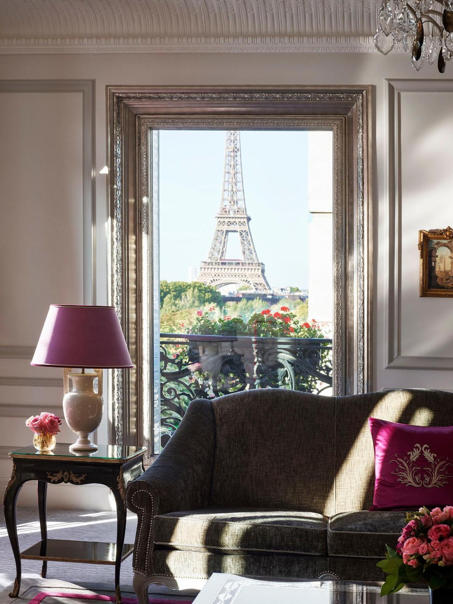 Hôtel Plaza Athénée - Dorchester Collection Parigi Esterno foto